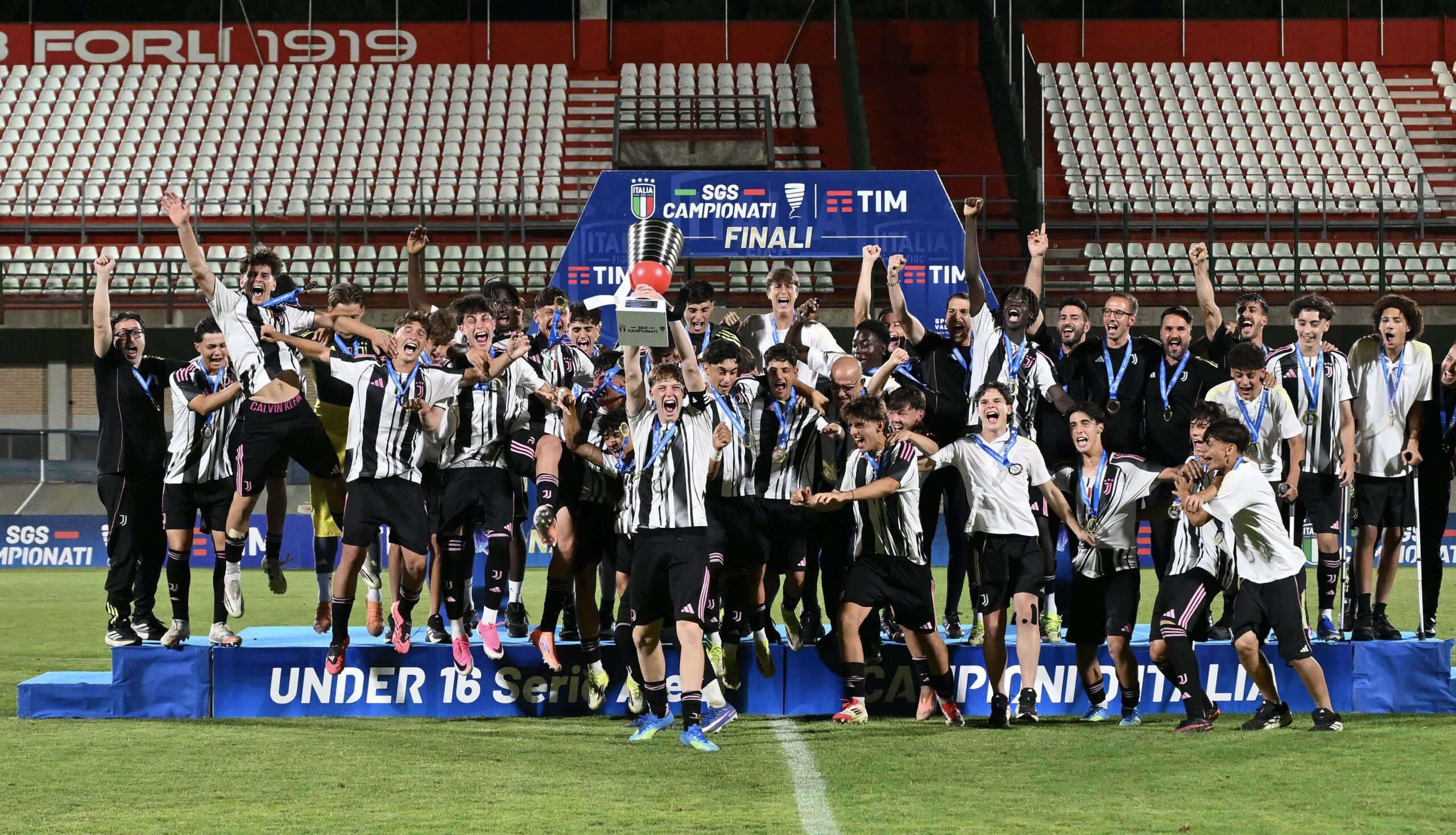 juventus u16 campione d8217italia 3 0 contro l8217inter e secondo scudetto consecutivo da Stilejuventus.com juventus u16 campione d8217italia 3 0 contro l8217inter e secondo scudetto consecutivo
